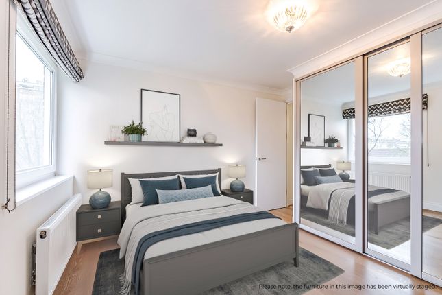 Flat for sale in Kingfisher House, London
