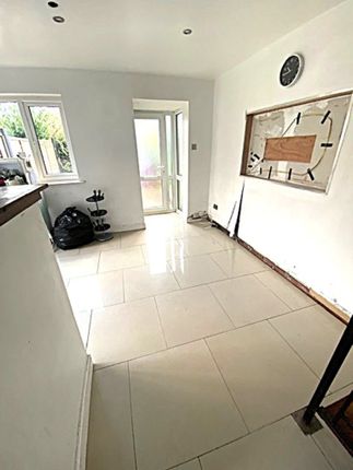 9 Glastonbury Close, LIVERPOOL photo 2