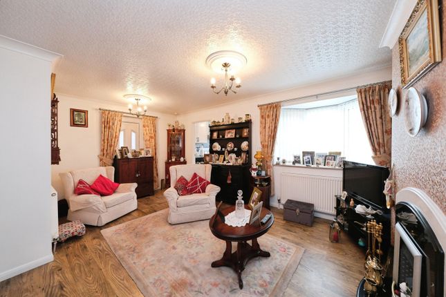 19, Greendale Close, Mansfield photo 2