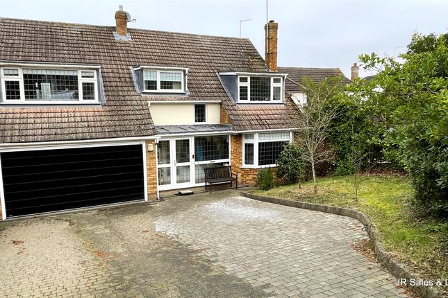 Thumbnail Detached house for sale in Farm Close, Cuffley, Potters Bar