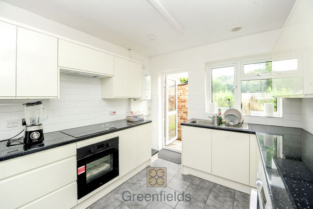 8a Beech Avenue, Ruislip photo 3