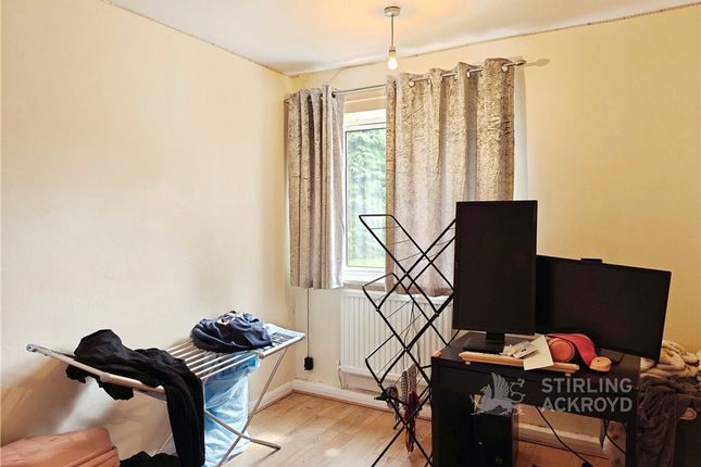 Fairlands Avenue, Guildford photo 5
