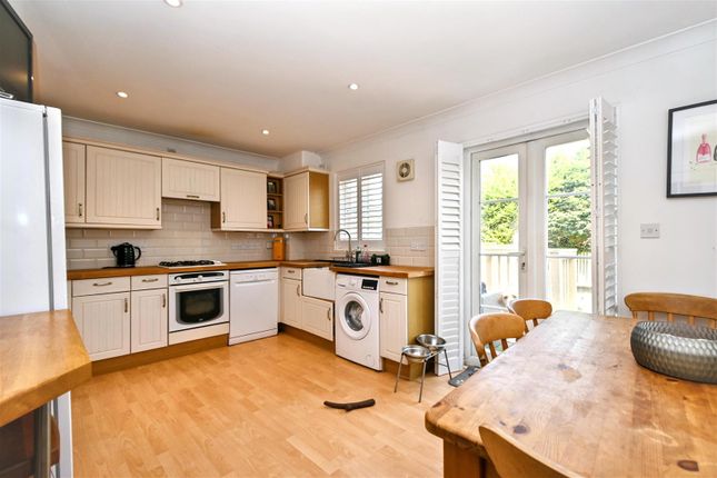9, Admiralty Way, Eastbourne photo 3