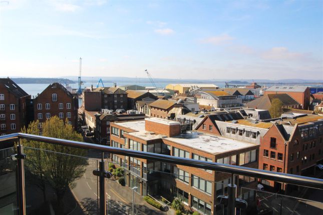 1-bed flat on High Street, Poole BH15, £185,000