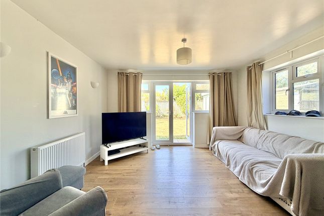 27, Fullerton Road, Hampshire photo 3