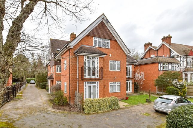 1-bed flat on Main Road, Romford, £300,000