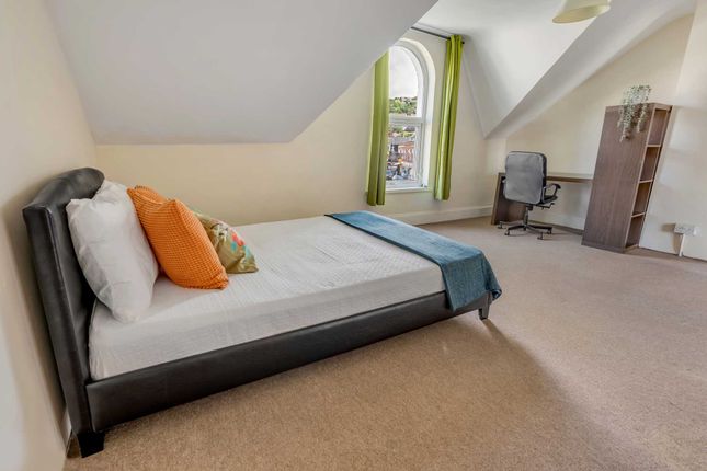 19, Gwydr Crescent, Swansea photo 5