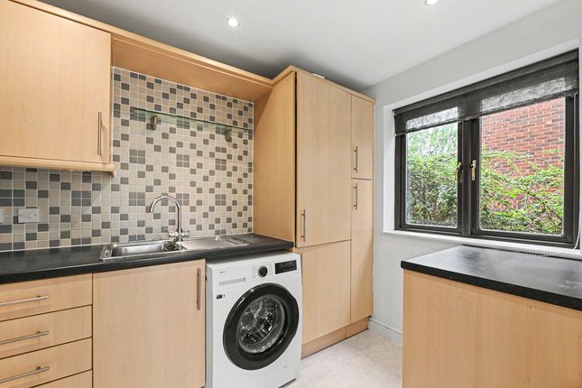 4 Davidson House, Queensway, Hemel Hempstead photo 3
