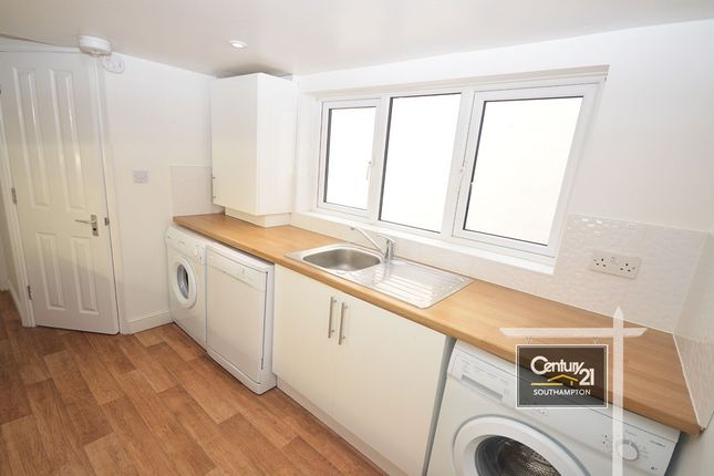 Terraced house to rent in |Ref: R152909|, Southcliff Road, Southampton