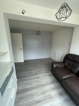 Pinfolds, Pinfolds, South Ockendon photo 3