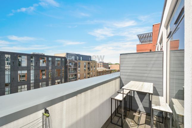Flat to rent in Infinity Heights, Kingsland Road, Haggerston