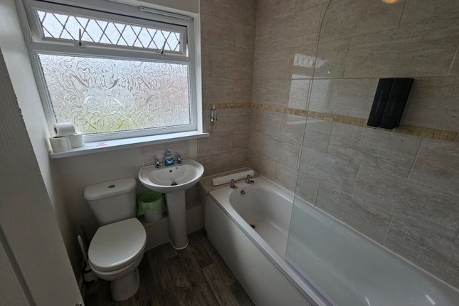 Pontlliw, Swansea photo 5