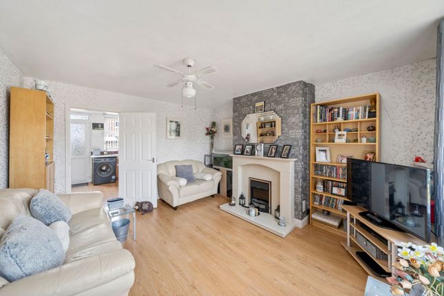 196 Warrington Road, Leigh photo 2