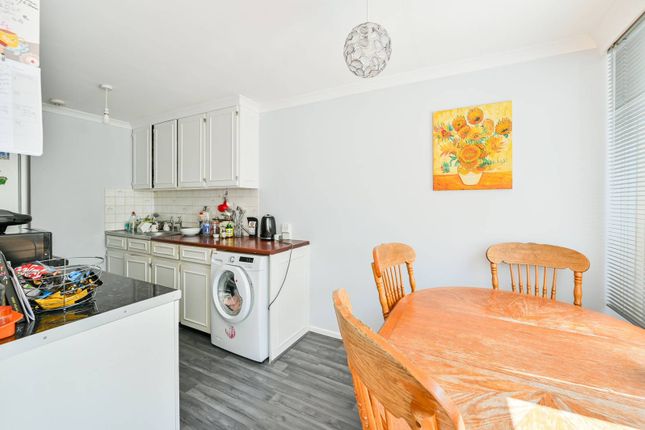 Thumbnail Maisonette to rent in Albany Road, Elephant And Castle, London