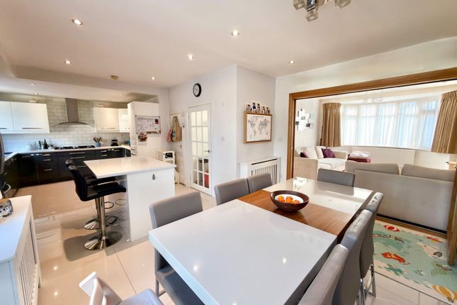 23, College Avenue, Harrow photo 2
