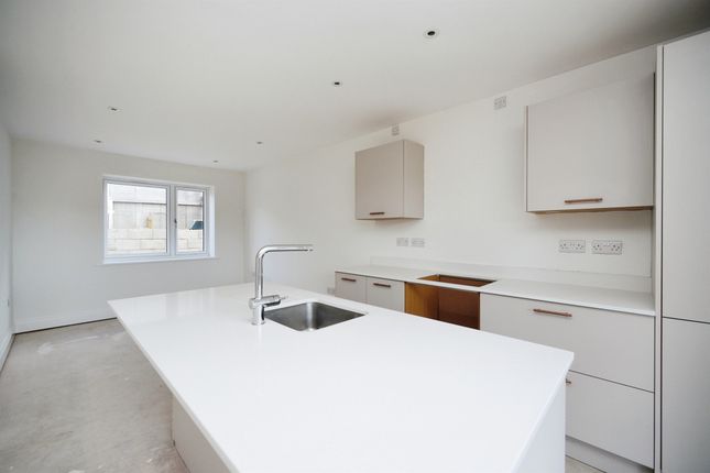 Terraced house for sale in Brentwood Road, Brighton