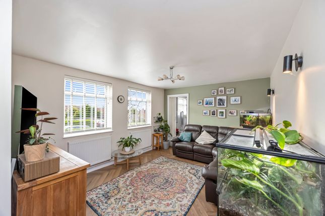 81 Wantley Hill Estate, Henfield photo 3