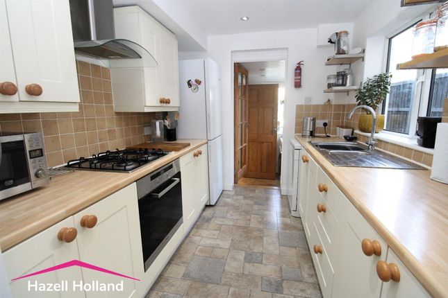 5, Hazel Road, Slade Green photo 2