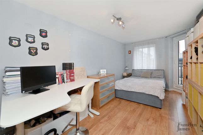 Flat for sale in Galleons View, Stewart Street, London