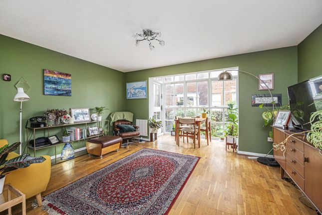 Thumbnail Maisonette for sale in Cannon Street Road, Wapping, London