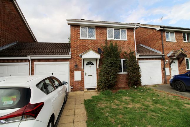 3 bed property for rent in The Willows, Caversham, Reading RG4
