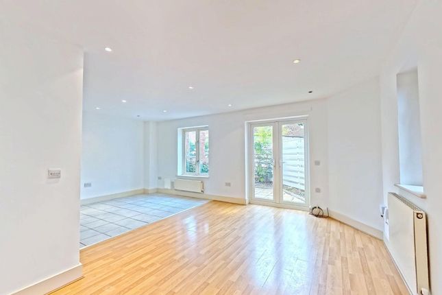 18 Niagara Close, West Malling photo 3