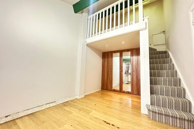 2C, Alleyn Park, Southall photo 4