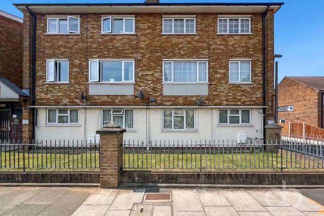 Maisonette for sale in St. Cedds Court, Whitmore Avenue, Grays, Essex