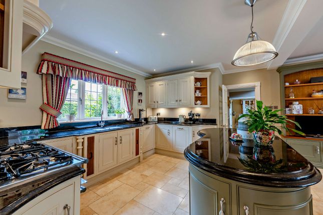 Larchwood, 4, Tennysons Ridge, Surrey photo 4