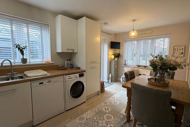 29, Elder Close, Leicester photo 4