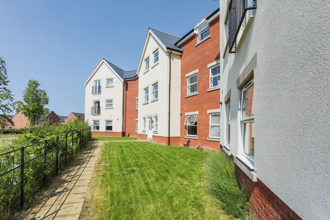 Flat for sale in Heddle Road, Andover