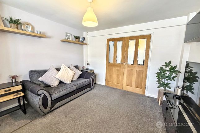90 Shakespeare Drive, Nuneaton, Warwickshire photo 3