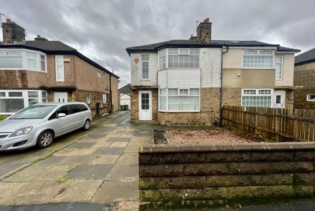 Thumbnail Property to rent in Bradford Road, Pudsey