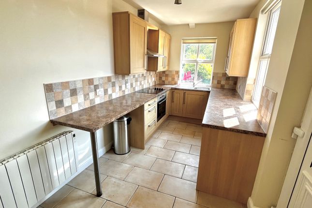 Thumbnail Terraced house to rent in Chatsworth Road, Chesterfield