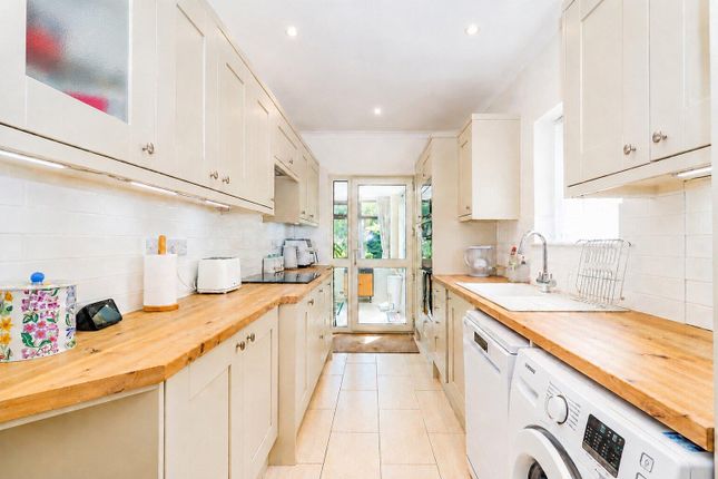 195, Wharncliffe Road, Wakefield photo 4