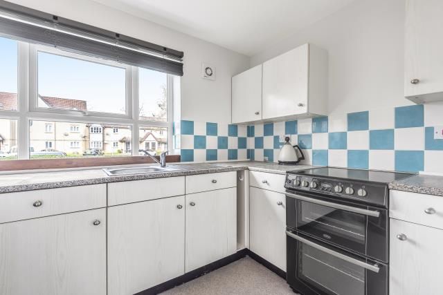 Flat 1 Charnwood House,, Rembrandt Way, Reading photo 4