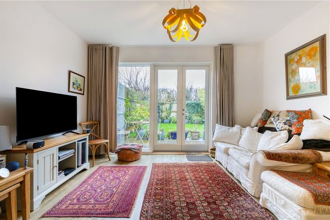 27, Windmill Drive, Cambridge photo 2