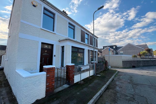 4 Oakwood Place, Port Talbot photo 3