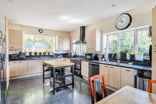 12, Portnalls Road, Coulsdon photo 4