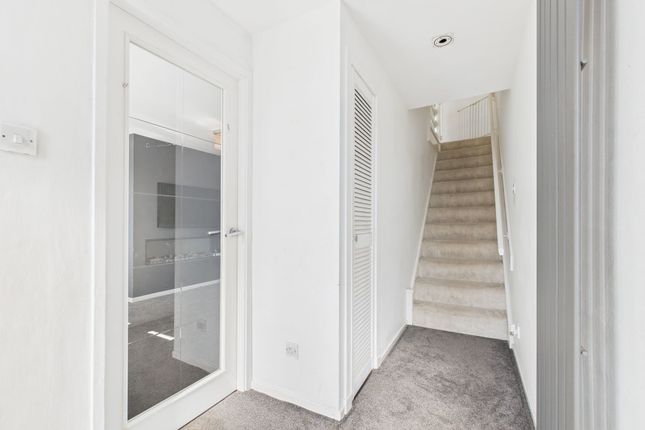 156 Goremire Road, Carluke photo 2