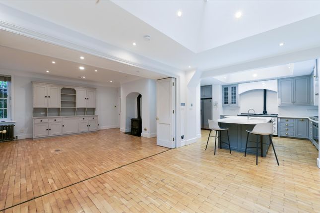 4, Gainsborough Gardens, London photo 3