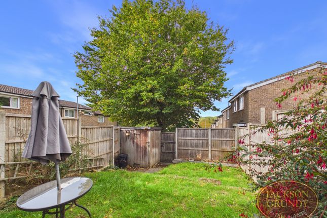 3, Collmead Court, Northampton photo 2