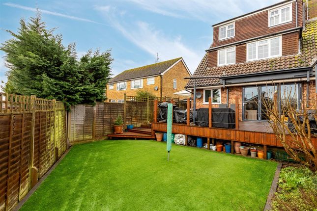 4, Tyne Close, Worthing photo 2