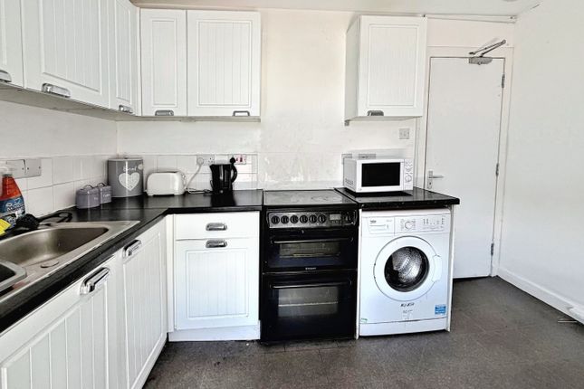 Flat D, 6, Stirling Street, Dundee photo 3