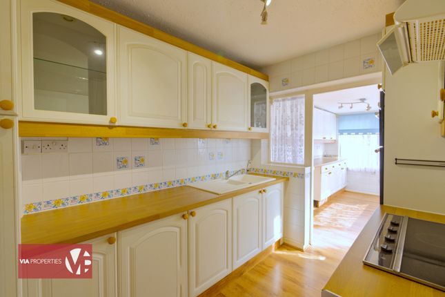 3, Bosanquet Road, Hoddesdon photo 4