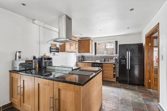 39 Violet Avenue, Uxbridge photo 4
