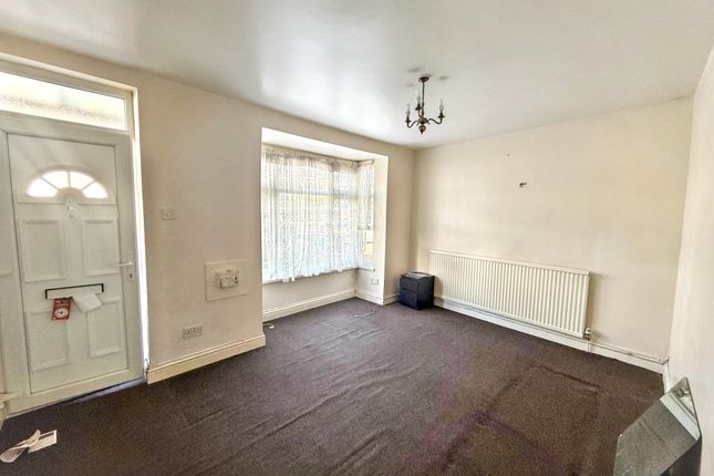 40, Endsleigh Road, SOUTHALL photo 2