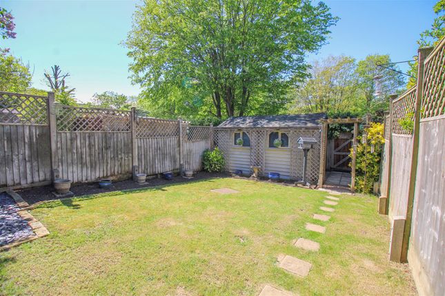 283, Fold Croft, Harlow photo 3