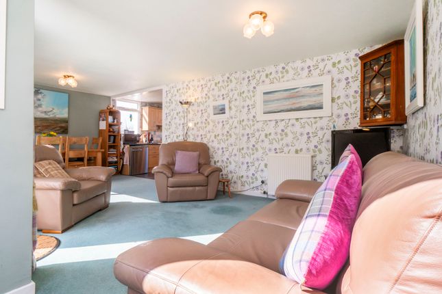 2, Craigmount Court, Edinburgh photo 4