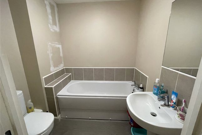 Flat for sale in Broad Gauge Way, Wolverhampton, West Midlands